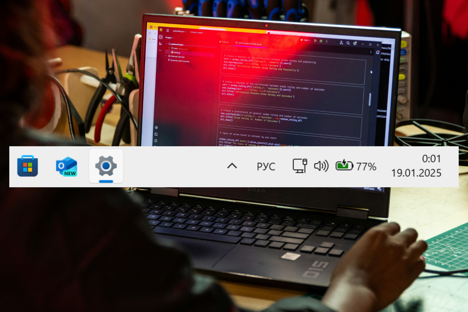 Как включить индикатор процента заряда батареи на панели задач в Windows 11