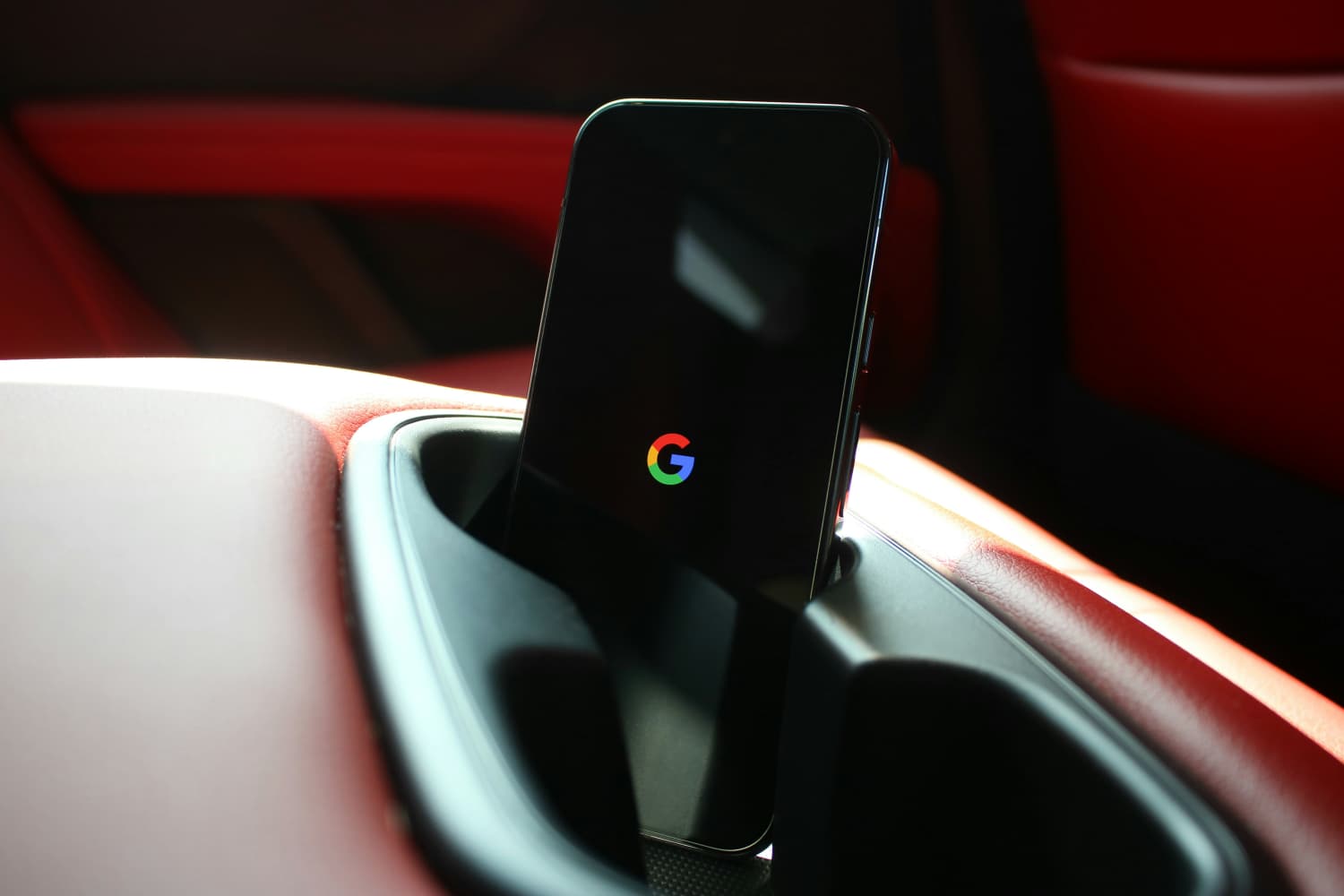 Google заменит «Google Ассистента» на ИИ-помощника Gemini. Как получить доступ в России уже сейчас