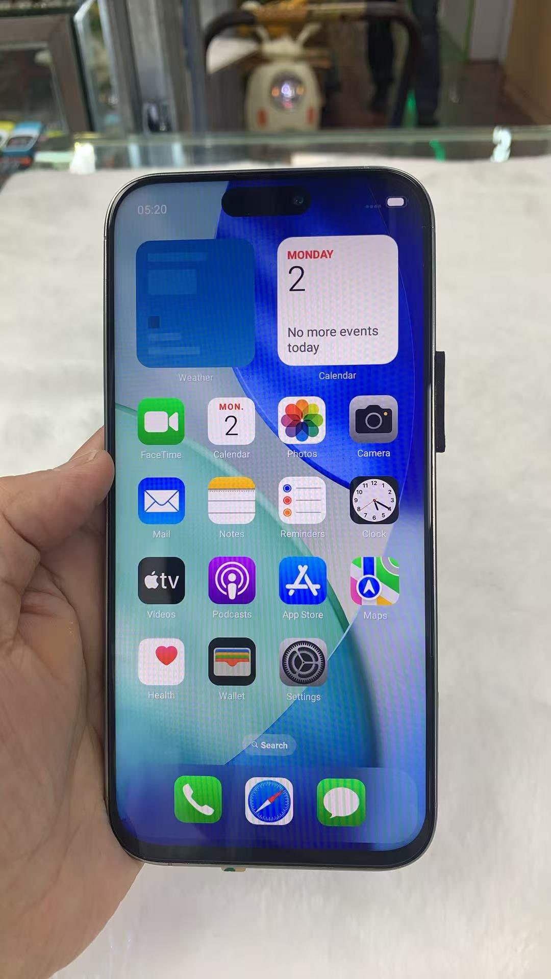 Android-клон iPhone 17 Pro повторяет утечки дизайна и интерфейса iOS 18