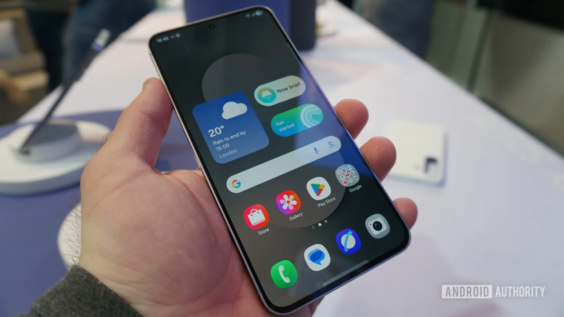 Samsung представила Galaxy S25 FE: увеличенная батарея, быстрая зарядка и Android 16