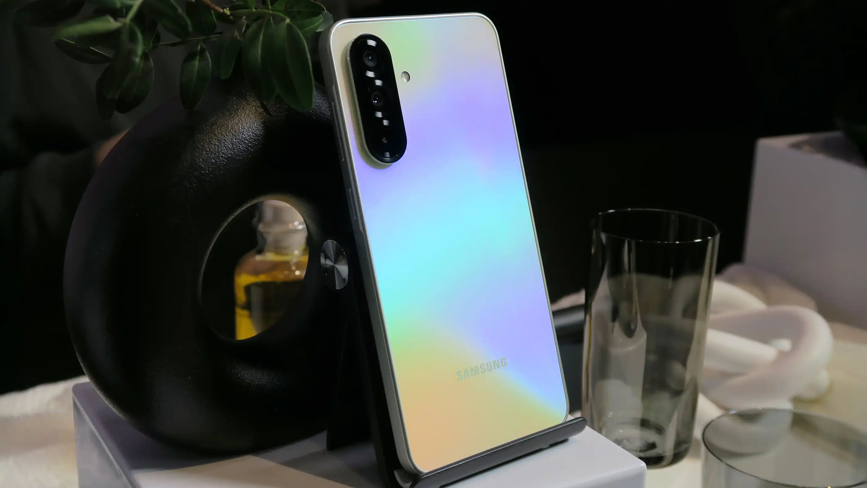 Первые данные о Galaxy A37: модель отмечена в серверных тестах Samsung