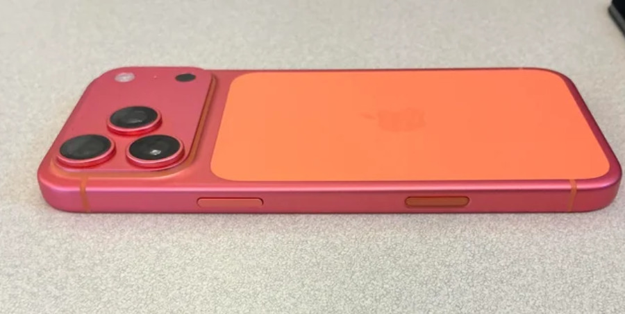 iPhone 17 Pro: жалобы на изменение окраски алюминиевого корпуса