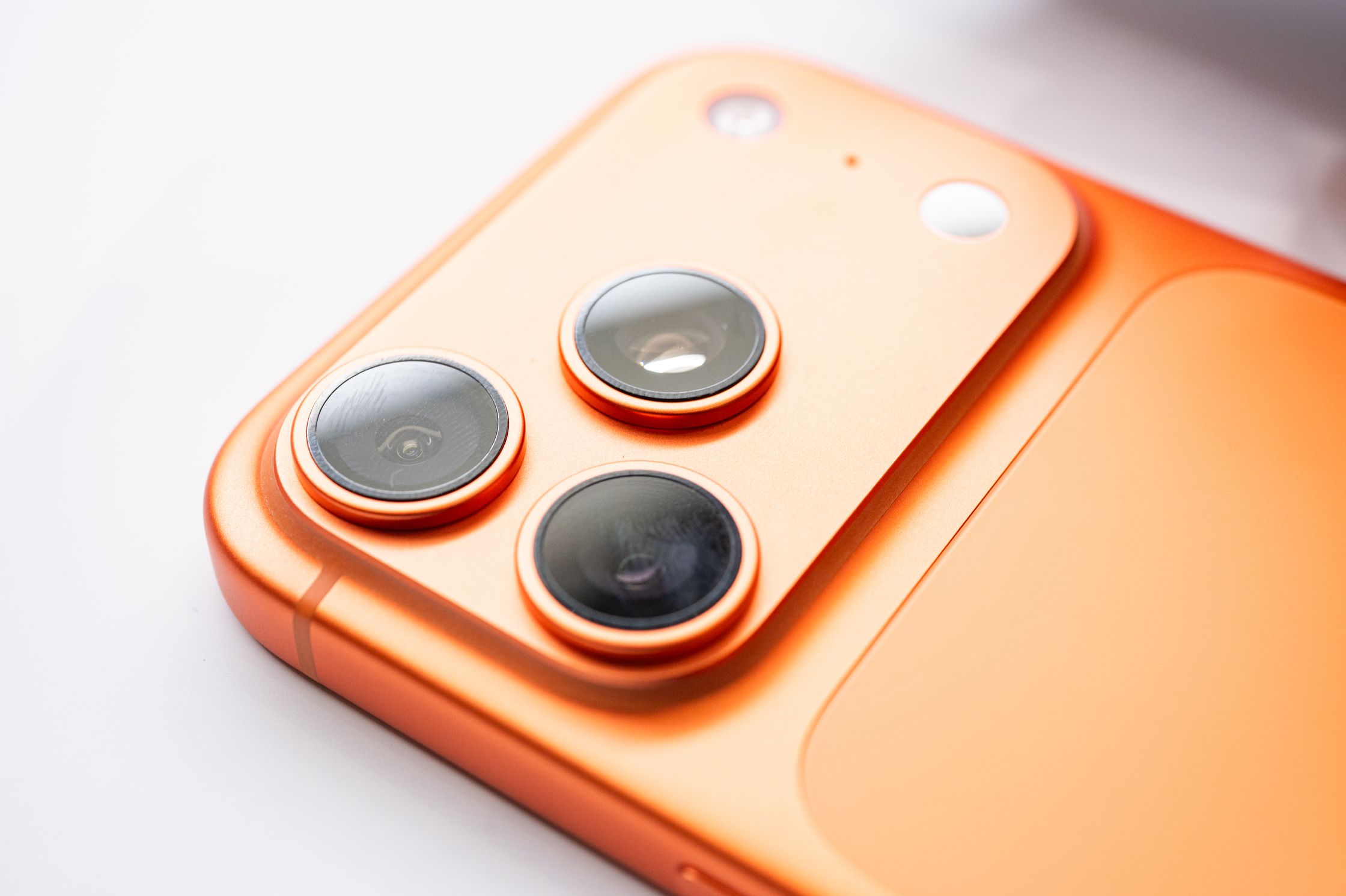 Новые камеры в iPhone 17 Pro Max: первые фотографии выявили проблемы при 40-кратном зуме